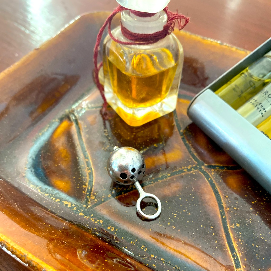 Rare Aveda Vintage Sterling Silver Aroma Diffuser Pendant 125$